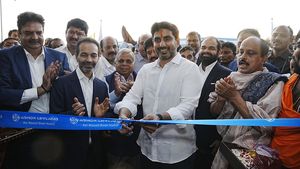   ఏపీలో అశోక్ లేలాండ్ ప్లాంట్.. ప్రారంభించిన మంత్రి లోకేష్.. ఏకంగా ఎన్ని వేల ఉద్యోగాలంటే ?  