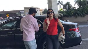 మూడేళ్లలో మూడు బ్లాక్‌బస్టర్లు.. స్టైల్‌లో తగ్గేదేలే.. నేషనల్ క్రష్ బ్లాక్ మెర్సిడెస్ బెంజ్ అదిరిపోయిందిగా! 