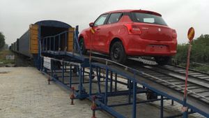 మారుతి సుజుకీ అదిరిపోయే ప్లాన్.. 5 లక్షల కార్లను రైలులో పంపి 63లక్షల లీటర్ల పెట్రోల్ ఆదా 