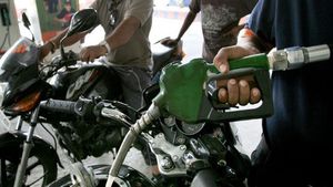 పెట్రోల్ అయిపోయి దారి మధ్యలో బైక్ ఆగిపోయిందా.. ఈ 3 చిట్కాలతో వెంటనే స్టార్ట్ చేసేయండి 