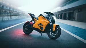 అల్ట్రావైలెట్ F77కు కొత్త 'బాలిస్టిక్+' మోడ్.. నయా పైసా ఖర్చు లేకుండా మిసైల్ లా దూసుకుపోతుంది