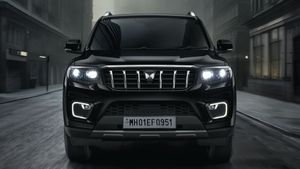 7 మంది కలిసి వెళ్లే కారు హాట్ కేకుల్లా అమ్ముడుపోయింది! మొత్తం మార్కెట్ షేక్ 