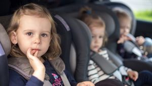 తల్లిదండ్రులకు అలర్ట్.. పిల్లలున్న వాళ్లు తప్పకుండా కొనాల్సిన కార్లు ఇవే.. ధర కూడా రూ. 10 లక్షల లోపే