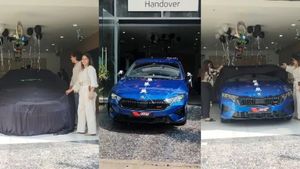 షోరూమ్‌లో అడుగుపెట్టకముందే అమ్ముడైపోయిన కారు..గంటల్లోనే 100కార్లు బుక్కయ్యాయి 