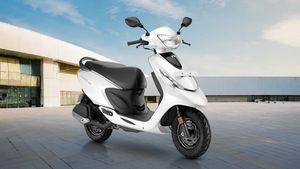 మీ ఆవిడ బర్త్ డేకు ఈ స్కూటర్ కొనివ్వండి..మిమ్మల్ని గుండెల్లో పెట్టుకుని చూసుకోవడం గ్యారెంటీ 