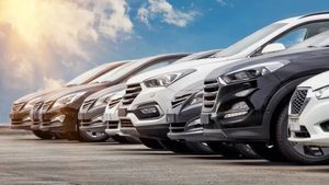 మనోళ్లంతా డబ్బులు ఉన్నోళ్లు అయిపోయారు..నవంబర్లో కార్లను తెగ కొనేశారు..టాప్ 5 బ్రాండ్ సేల్స్ అదుర్స్ 