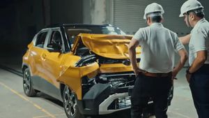 యాక్సిడెంట్ అయినా ఏమీ కాదు..డోర్ తీసి హాయిగా బయటకు రావచ్చు..పంచ్ అదిరింది బాసూ 