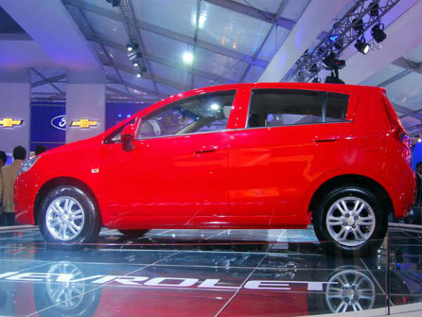 చెవర్లే సెయిల్ - ఛాస్సిస్ అండ్ బాడీ: