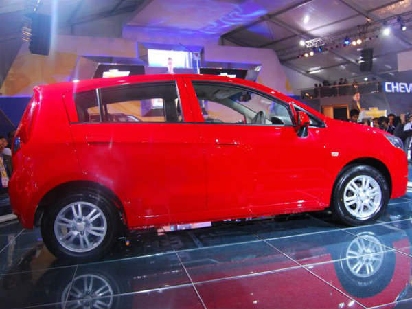 చెవర్లే సెయిల్ - స్టీరింగ్: