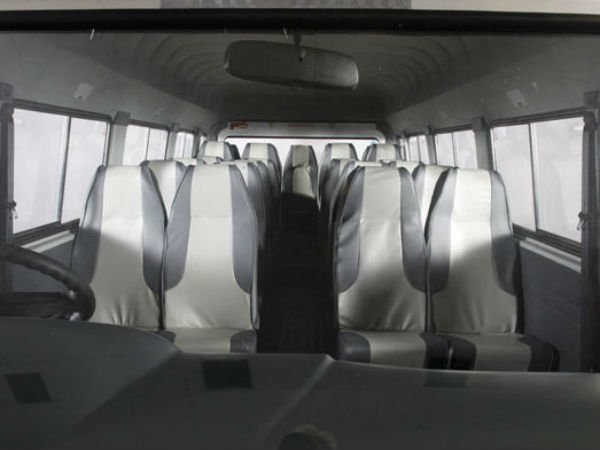 ఫోర్స్ ట్రావెలర్ 26 - సీటింగ్