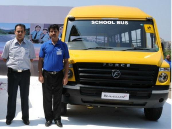 ఫోర్స్ ట్రావెలర్ 26 - స్కూటల్ బస్