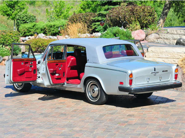 రోల్స్ రాయిస్ షాడో లగ్జరీ కారు