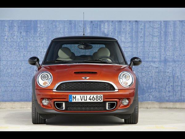 మినీ కూపర్ ఎస్ - ఫ్రంట్ ప్రొఫైల్