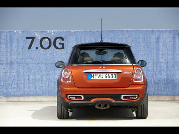 మినీ కూపర్ ఎస్ - రియర్ ప్రొఫైల్