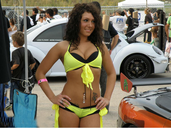 ఓ అంతర్జాతీయ ఆటో ప్రదర్శనలో చక్కని చుక్క