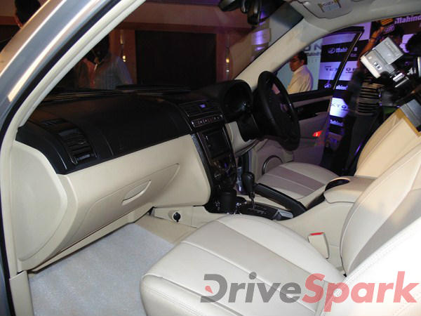 ప్రీమియం లెథర్ సీట్స్