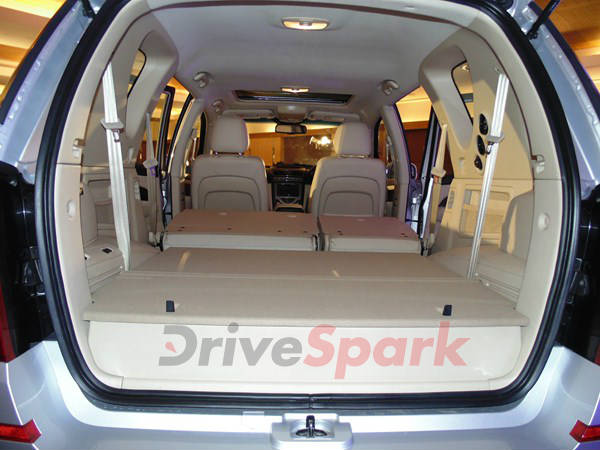 ఫ్లాట్ ఫోల్డింగ్ రియర్ సీట్స్