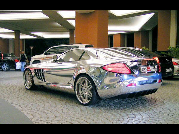 వైట్ గోల్డ్ మెర్సిడెస్ బెంజ్ ఎస్ఎల్ఎస్ మెక్‌లారెన్