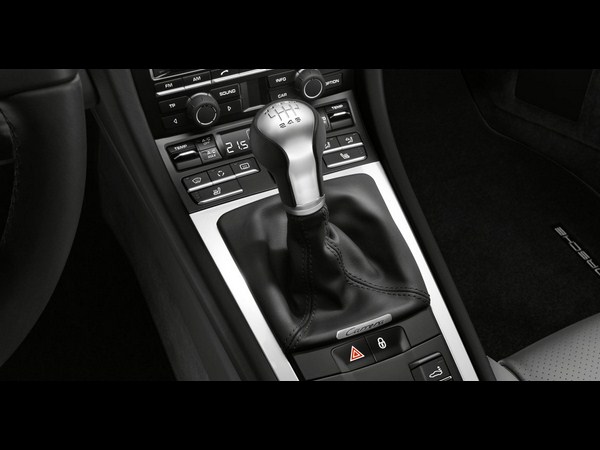 పోర్షే 911 కరెరా - 7-స్పీడ్ మ్యాన్యువల్ ట్రాన్సిమిషన్