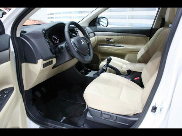 2013 మిత్సుబిషి అవుట్‌లాండర్