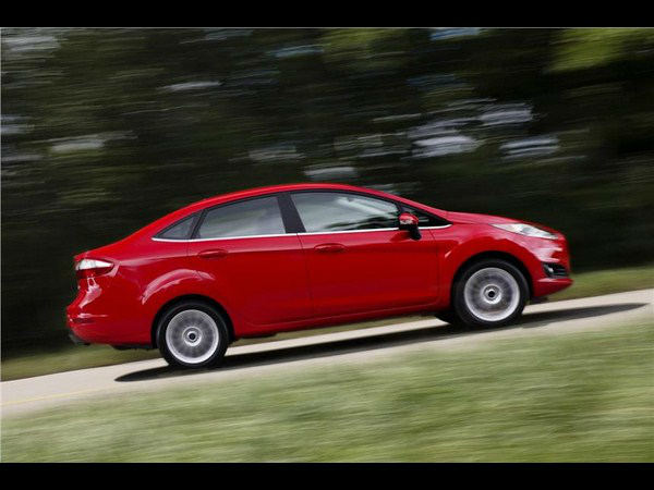 2013 ఫోర్డ్ ఫియస్టా సెడాన్