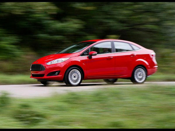 2013 ఫోర్డ్ ఫియస్టా సెడాన్