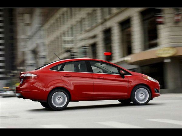 2013 ఫోర్డ్ ఫియస్టా సెడాన్