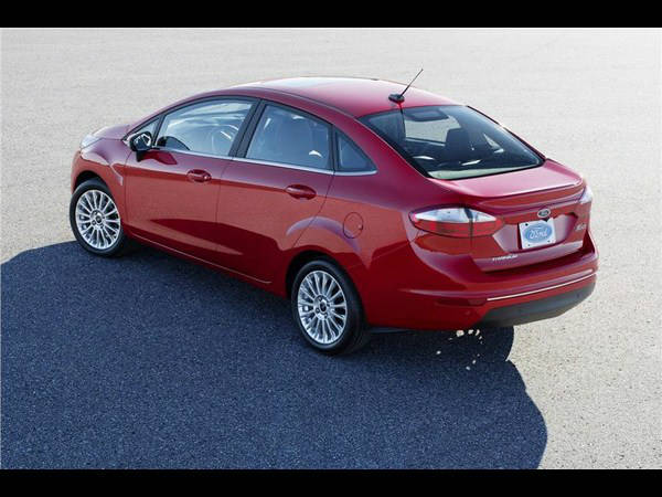2013 ఫోర్డ్ ఫియస్టా సెడాన్