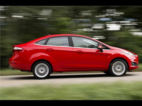 2013 ఫోర్డ్ ఫియస్టా సెడాన్