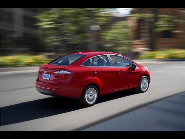 2013 ఫోర్డ్ ఫియస్టా సెడాన్