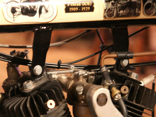 10 సీటర్ హ్యార్లీ డేవిడ్‌సన్ మోటార్‌సైకిల్