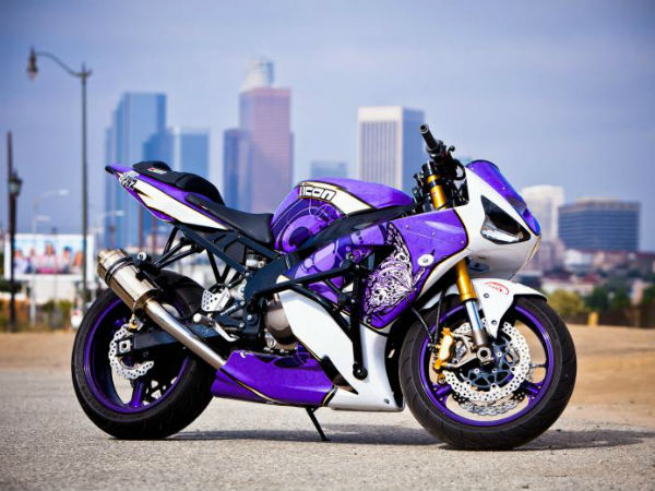 మహిళా స్టంట్ బైకర్ - లీ పీటర్సన్