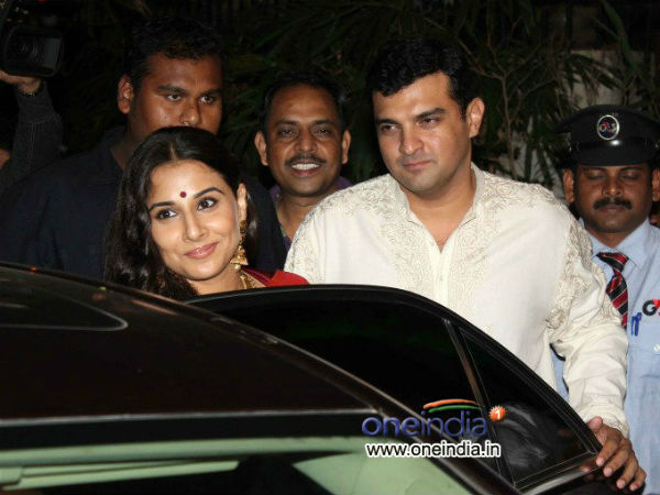 విద్యా బాలన్ - మెర్సిడెస్ బెంజ్ ఈ350