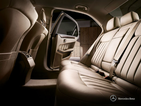 విద్యా బాలన్ - మెర్సిడెస్ బెంజ్ ఈ350