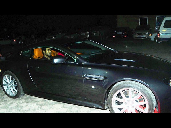 అందమైన ఆస్టన్ మార్టిన్ రామ్ చరణ్ తేజ