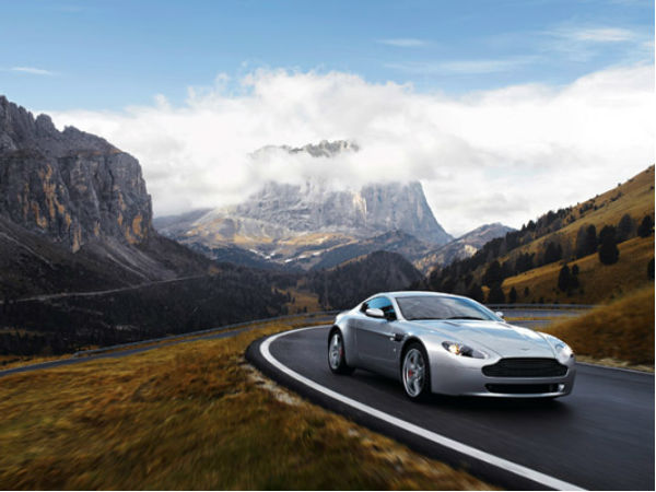 ఆస్టన్ మార్టిన్‌ వి8 వ్యాంటేజ్‌