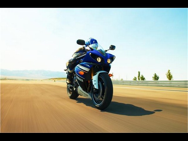 యమహా వైజెడ్ఎఫ్ ఆర్1