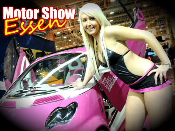 2012 ఎస్సెన్ మోటార్ షోలో మెరిసిన కార్లు, భామలు