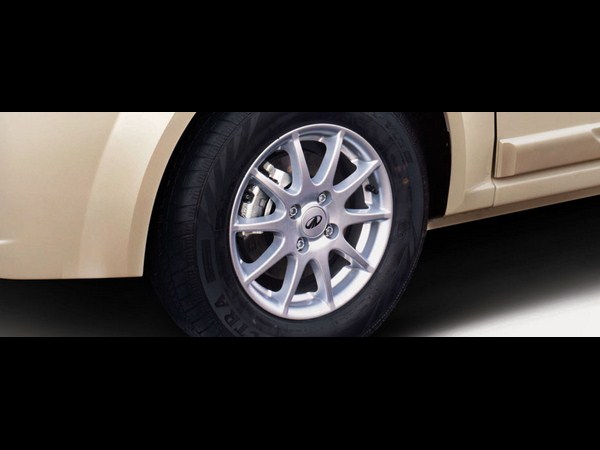 2013 మహీంద్రా వెరిటో ఎగ్జిక్యూటివ్ ఎడిషన్