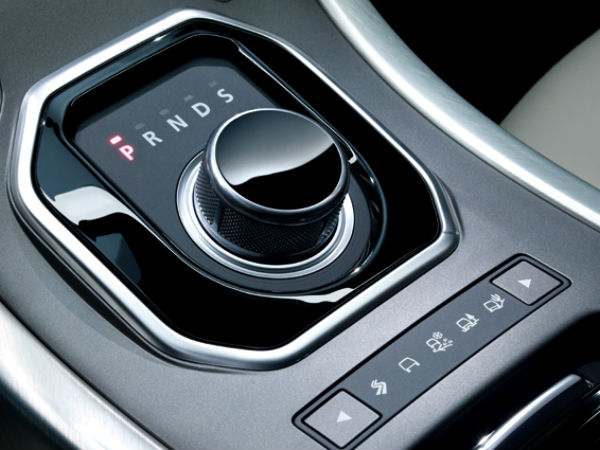 కమల్ హాసన్ రేంజ్ రోవర్ ఎవోక్