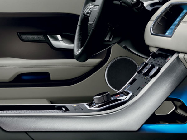 కమల్ హాసన్ రేంజ్ రోవర్ ఎవోక్