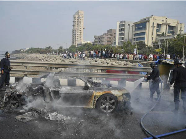 అగ్గిలో భుగ్గి అయిన ఆడి ఆర్8 సూపర్ కారు