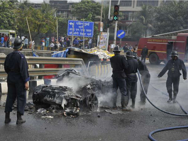 అగ్గిలో భుగ్గి అయిన ఆడి ఆర్8 సూపర్ కారు