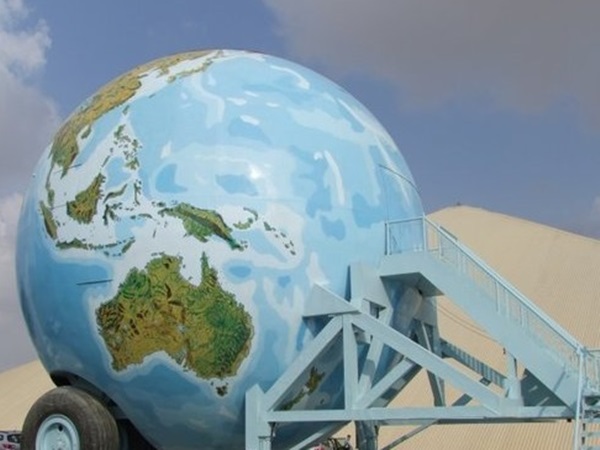 రెయిన్‌బో షేక్ మ్యూజియం - కార్ కలెక్షన్