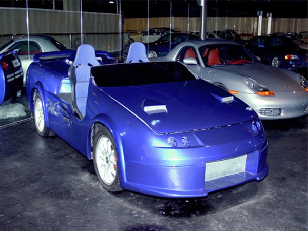 రెయిన్‌బో షేక్ మ్యూజియం - కార్ కలెక్షన్