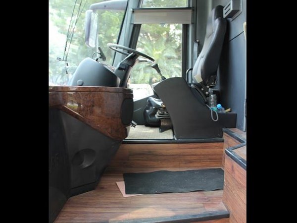 లగ్జురా మ్యాజికల్ బస్సును విడుదల చేసిన అశోక్ లేలాండ్