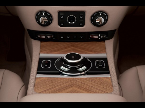 హై పెర్ఫామెన్స్ రోల్స్ రాయిస్ వ్రైత్