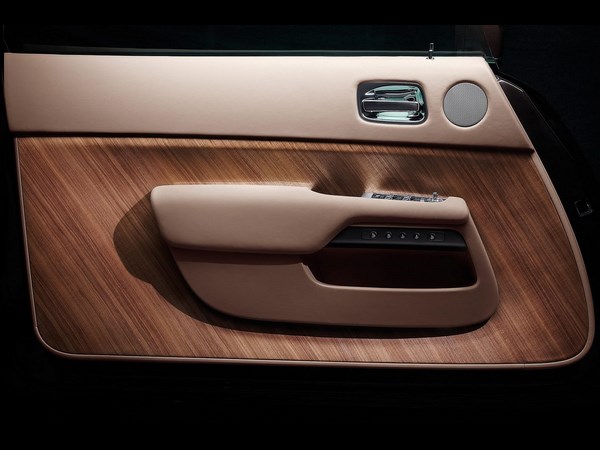 హై పెర్ఫామెన్స్ రోల్స్ రాయిస్ వ్రైత్