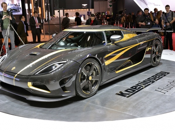 2013 జెనీవా మోటార్ షోలో మెరిసిన కార్లు, భామలు