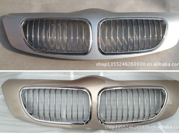 నకిలీ కార్ కిట్‌లతో నకిలీ లగ్జరీ కారు